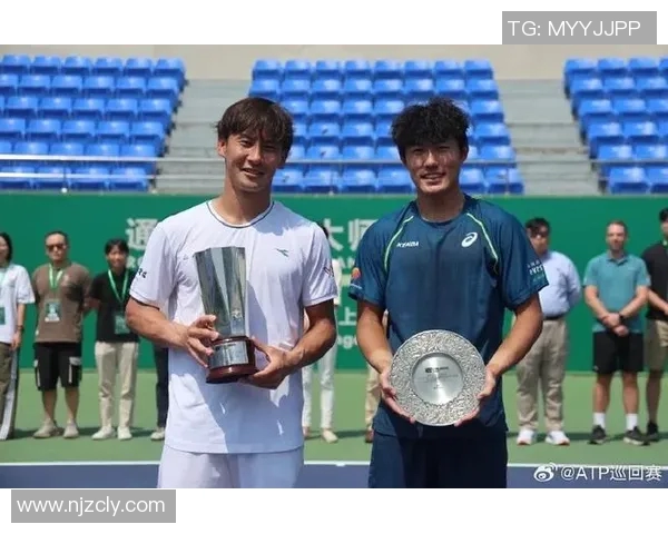 王磊的网球人生深度对话探索他的成长与挑战之路 王磊的网球人生深度对话探索他的成长与挑战之路