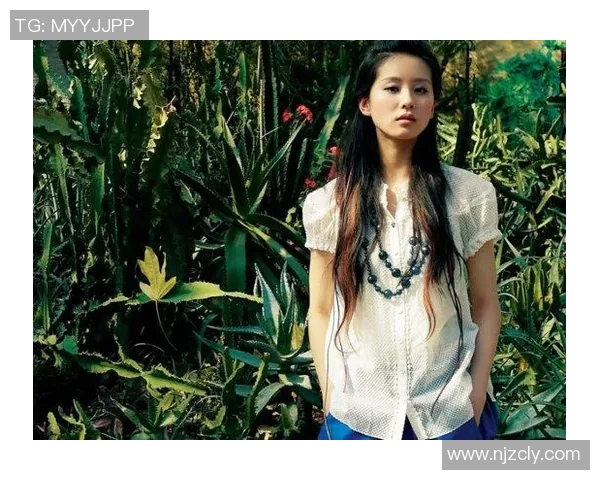 当足球明星邂逅绝世美女瞬间的心动与尴尬趣事揭秘 当足球明星邂逅绝世美女瞬间的心动与尴尬趣事揭秘