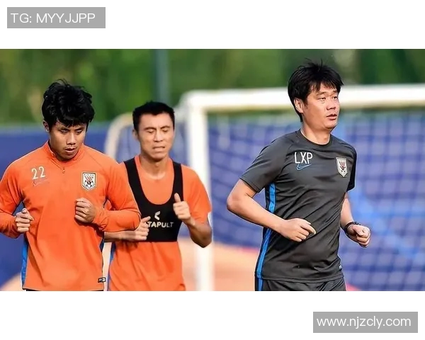 深圳足球队逆袭之路：从低谷到冠军赛的辉煌蜕变与奋斗历程